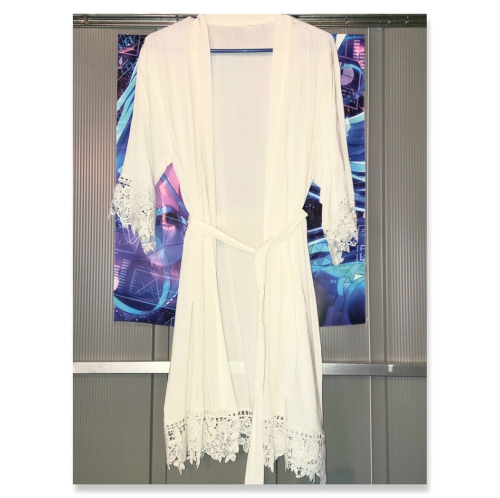 Wedding White Robe With Lace Details